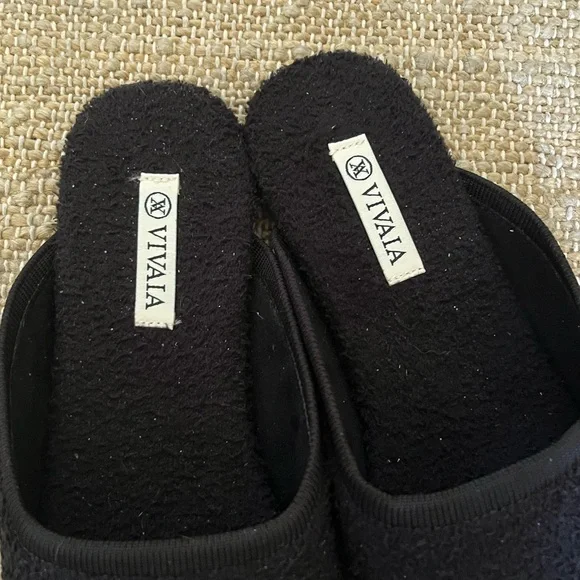 Vivaia Square-Toe Fluffy Slides in Black - Picture 5 of 7